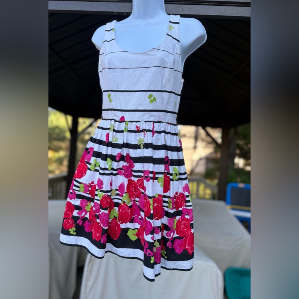 BAILEY GIRL White Fit-n-Flare Floral Striped Dress, Size: M (Teen Girl)